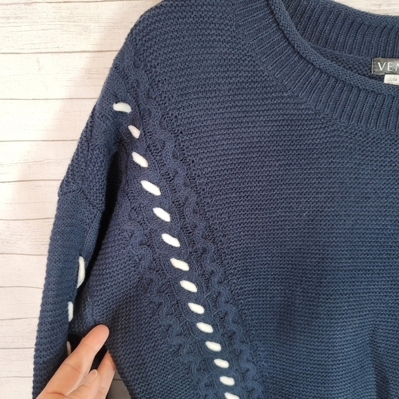 VENUS NAVY BLUE KNIT SWEATER , SZ LARGE - Picture 5 of 12